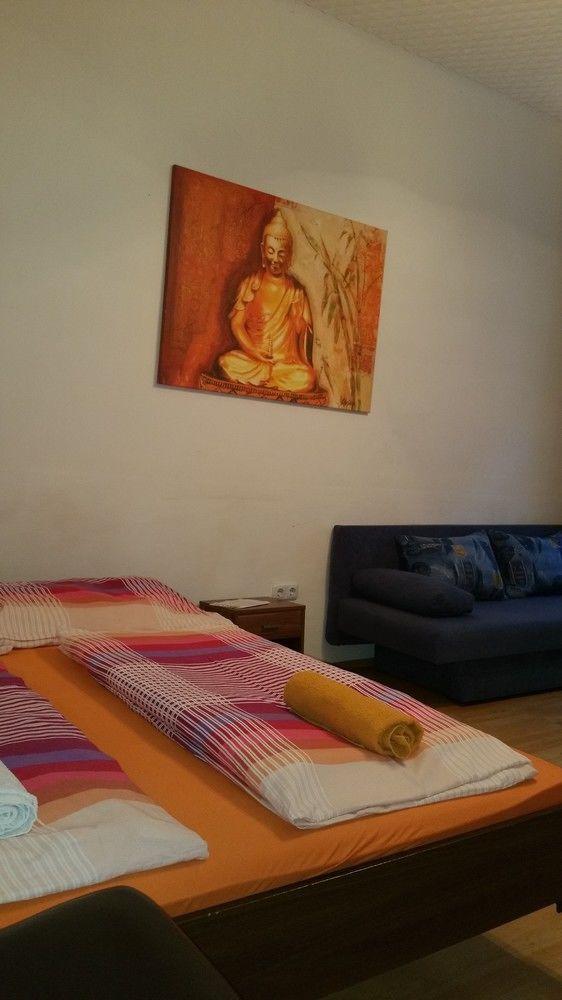 Raisa Randhartingergasse 12 * Wien